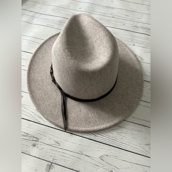 Taupe/Gray Felt Hat - Picture 4 of 6